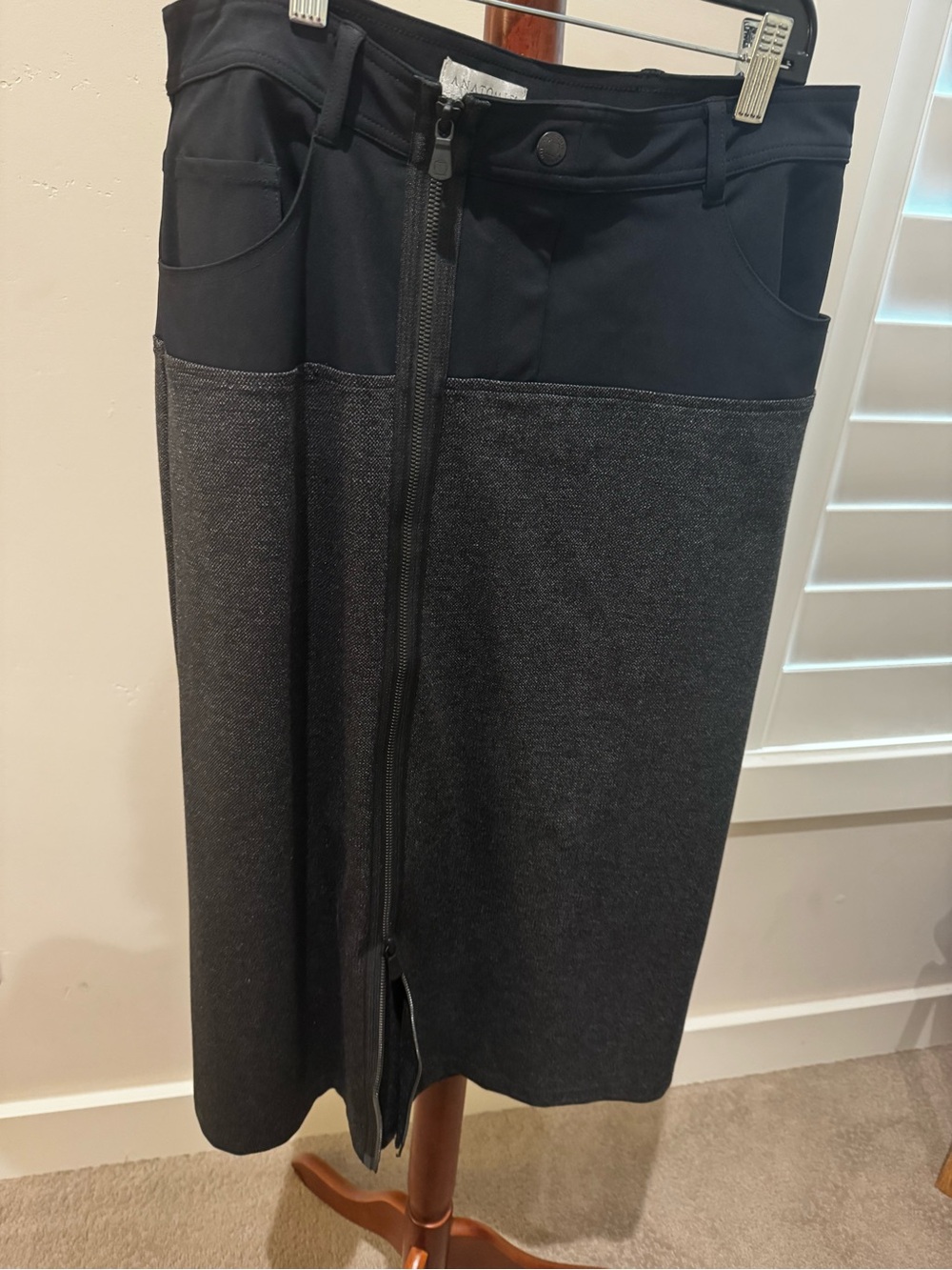 Anatomie Two-Tone Black & Charcoal Front-Zip Midi Skirt